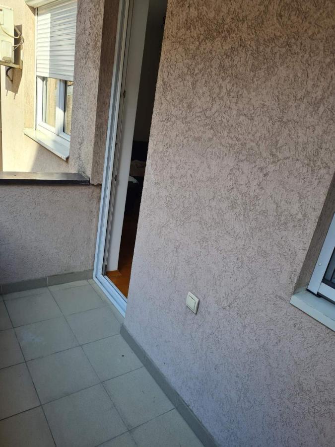Lux Apartment Rose 2 60M2 クラグイェヴァツ エクステリア 写真