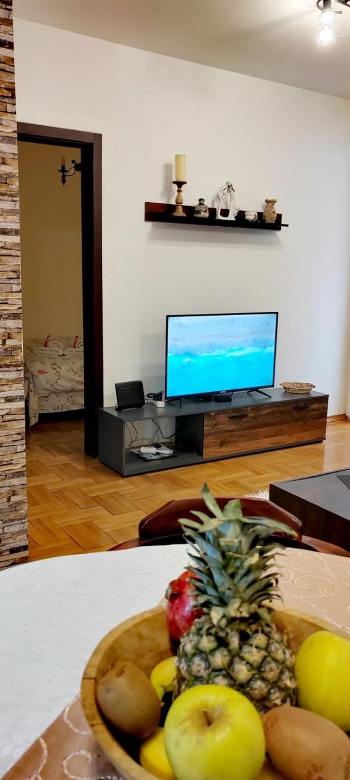 Lux Apartment Rose 2 60M2 クラグイェヴァツ エクステリア 写真